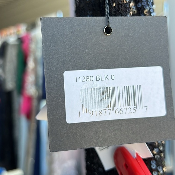 Mac Duggal 11280 NWT SEQUINED SOFT TIE HALTER NECK COLUMN GOWN - Picture 7 of 7